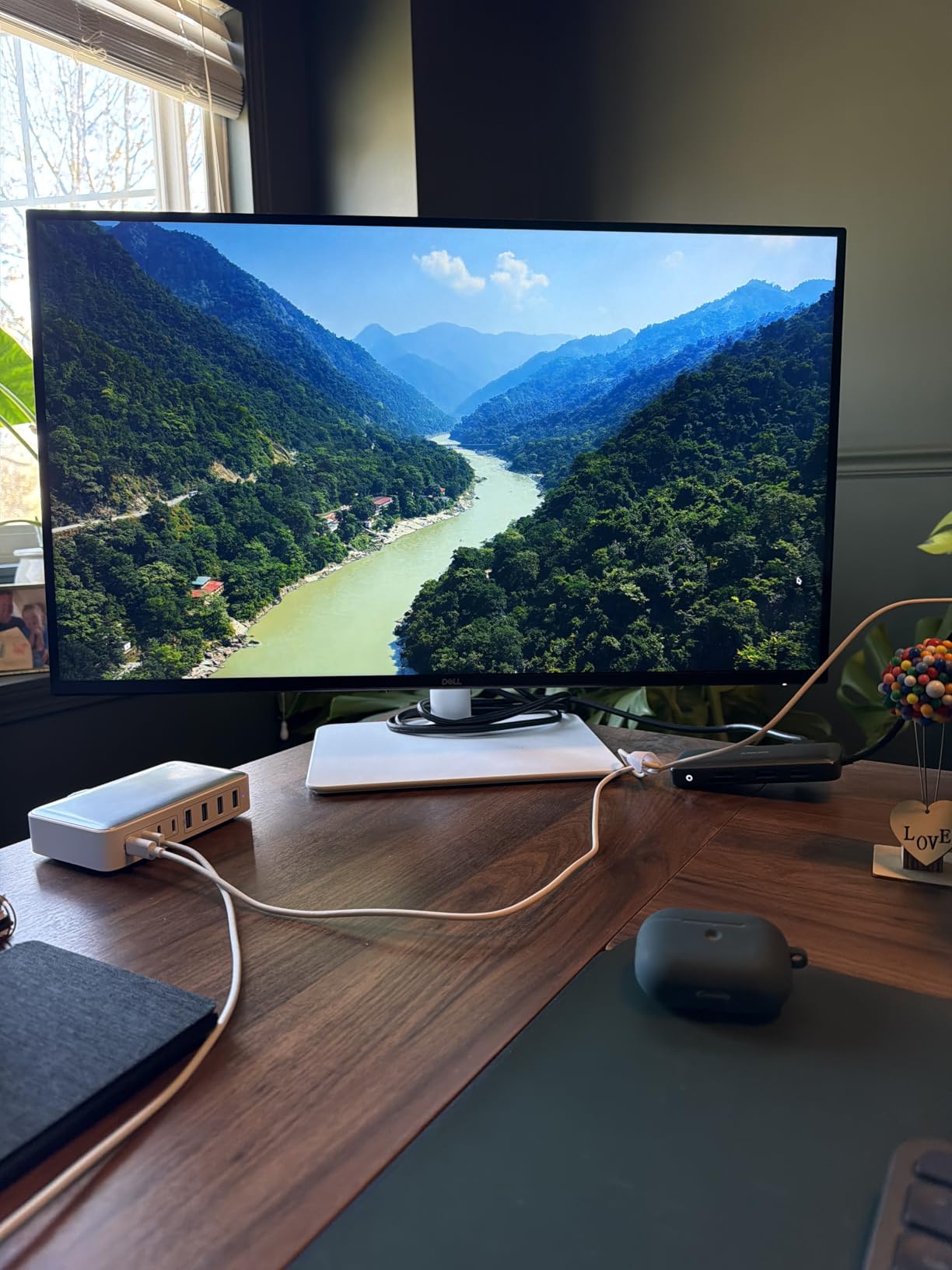 Dell 27 Plus 4K Monitor - S2725QS - 27-inch 4K (3840 x 2160) 120Hz IPS Panel, AMD FreeSync Premium, sRGB 99%, Integrated Speakers customer photo 1