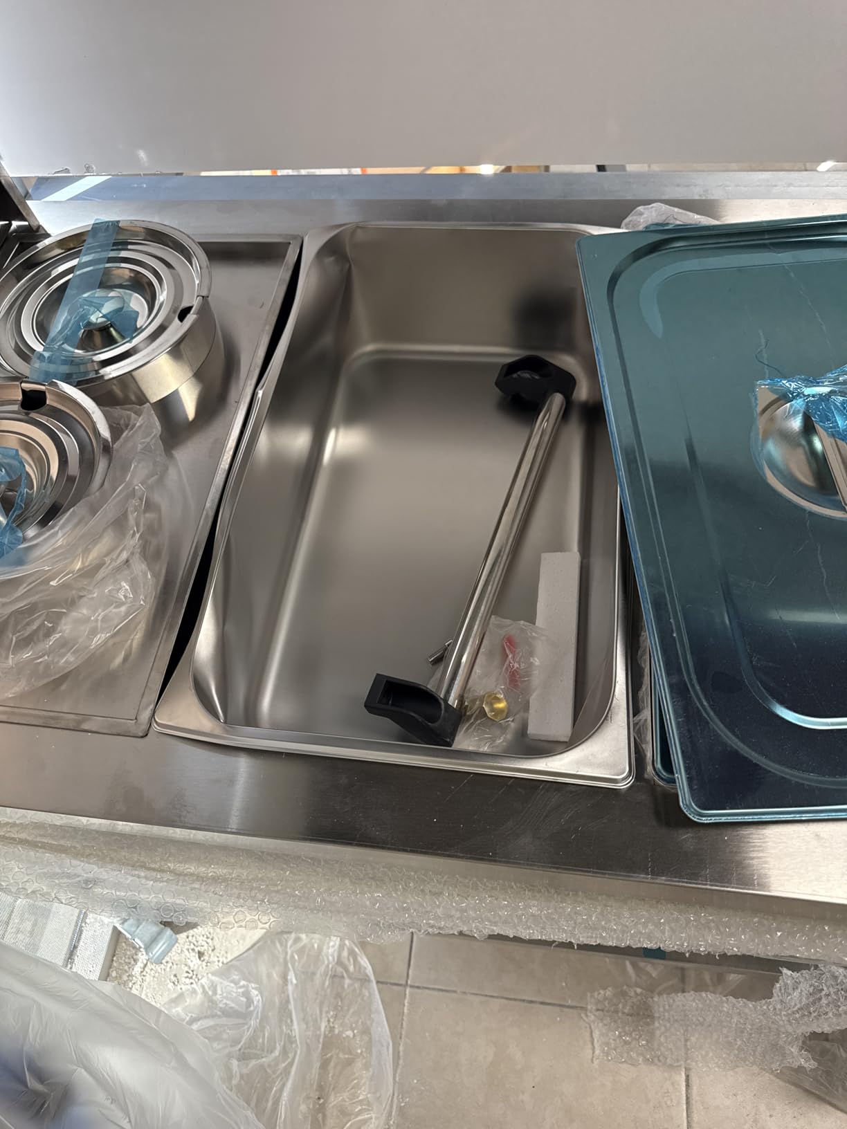 VEVOR Commercial Food Warmer, 7 Pans + 2 Pots Electric Steam Table, 1800W Professional Buffet Catering Food Warmer with Shield Undershelf Wheels, Stainless Steel Server for Party Restaurant Hotel customer photo 2