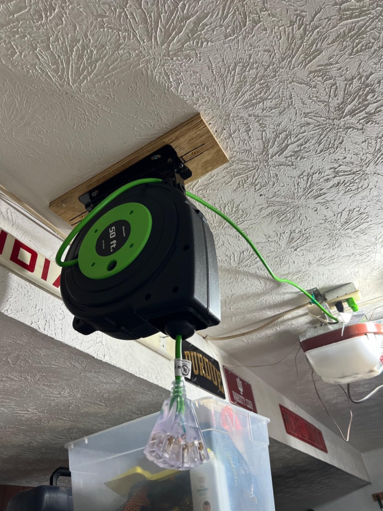 DEWENWILS Retractable Extension Cord Reel, 50FT Heavy Duty Power Cord, 14/3AWG SJTOW, Lighted Triple Tap Outlets, 13 Amp Circuit Breaker, Ceiling/Wall Mount, UL Listed customer photo 1