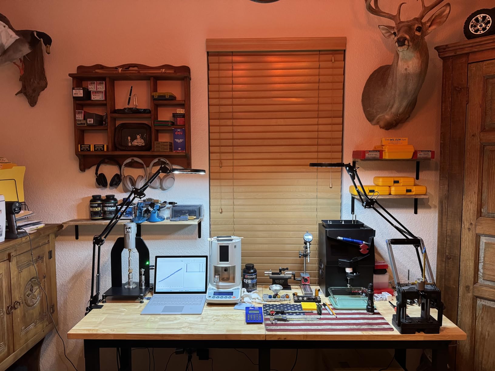 Ultra Long 3-Section Arm 12X Magnifying Glass with Light and Stand, LED Lighted Magnifier with Helping Hands | 5 Colors Stepless Dimming Desk Lamp with Clamp for Soldering, Craft, Workbench customer photo 1