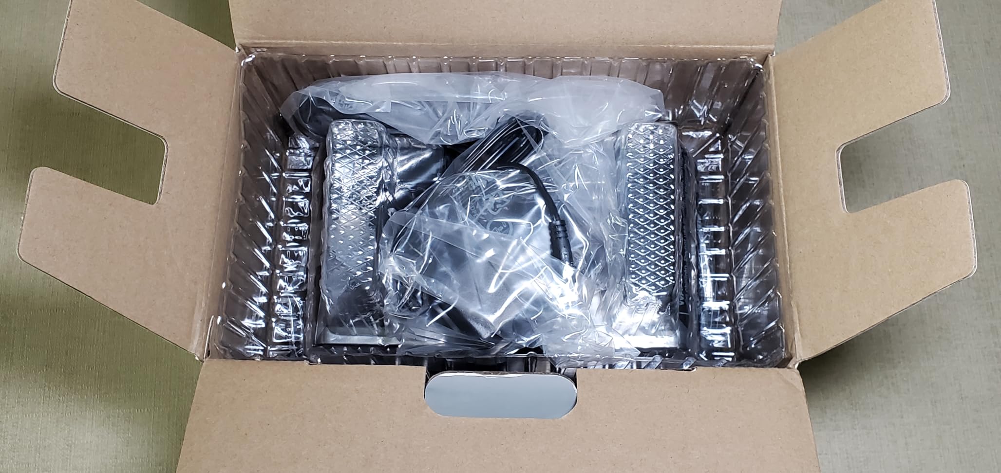 G2000 RGB Gaming Speakers, 32W Peak Power, Compact Design for PC/PS4/Desktop, Bluetooth 5.1, 3.5mm AUX, Game/Movie/Music Modes, 12 RGB Lighting Effects - Black customer photo 2