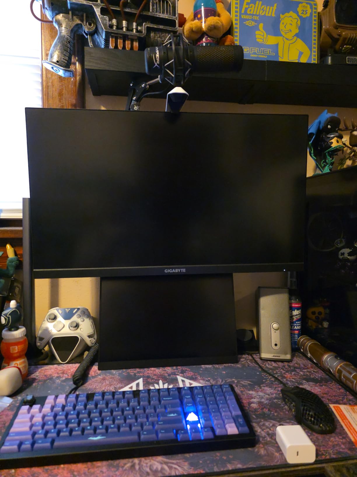 Wireless Portable Monitor Battery-Powered, Support AirPlay Miracast, 15.6