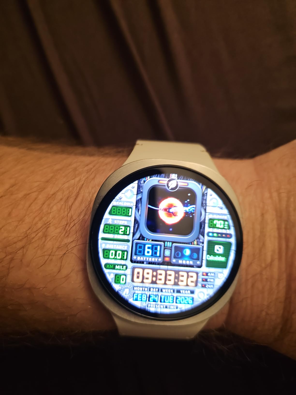 Samsung Galaxy Watch 8 (2025) 40mm Bluetooth Smartwatch, Cushion Design, Fitness Tracker, Sleep Coaching, Running Coach, Energy Score, Heart Rate Tracking, Silver [US Version, 2 Yr Warranty] customer photo 1