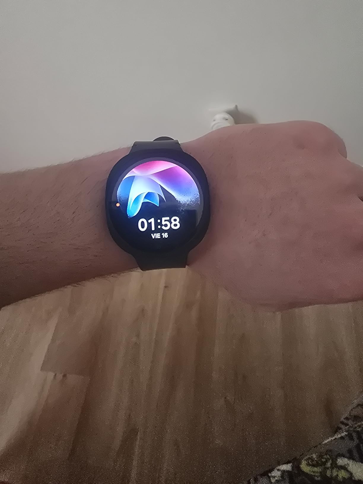 Samsung Galaxy Watch 8 (2025) 40mm Bluetooth Smartwatch, Cushion Design, Fitness Tracker, Sleep Coaching, Running Coach, Energy Score, Heart Rate Tracking, Silver [US Version, 2 Yr Warranty] customer photo 2