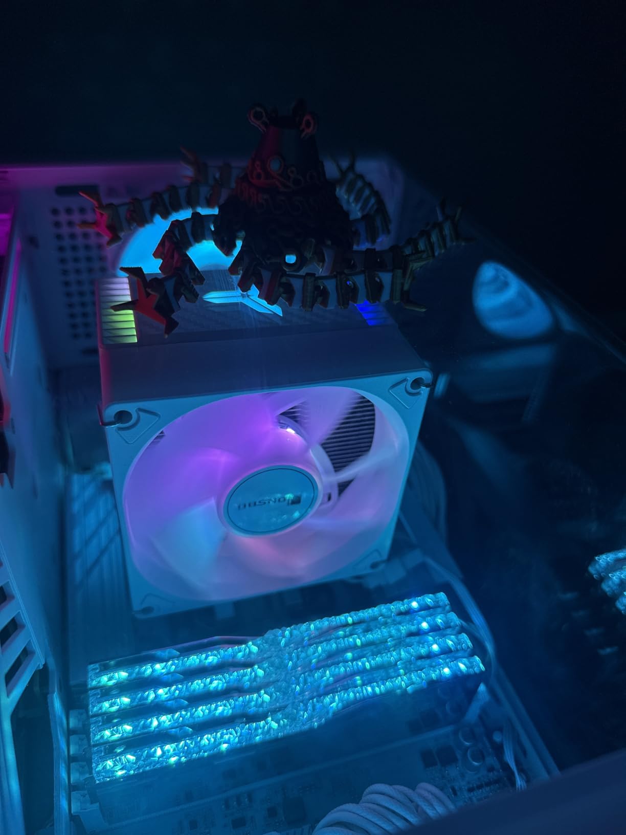 JONSBO V12 Black Micro ATX Mid Tower PC Case, Hyperboloid Glass Desktop Design, Separated Cabinet Structure, Walnut Wood, MATX Desktop Computer Chassis, GPU<260mm, ATX PSU, Front 120mm*2(Built-in) Black customer photo 2