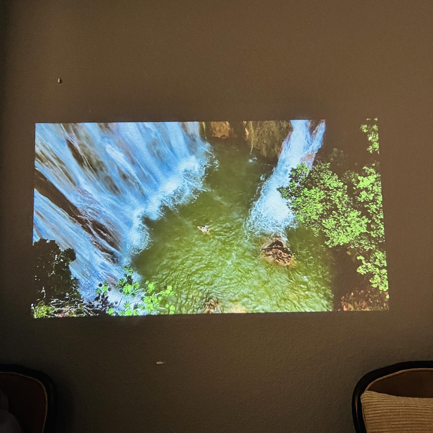 【Built-in APPS & Electric Focusing & 210° Rotation】Mini Projector With Wifi And Bluetooth, 1080P Portable Projector, Movie Projector for Bedroom, Supports Smartphones/TV Stick/iPad/PS5/Laptop/HDMI/USB customer photo 2