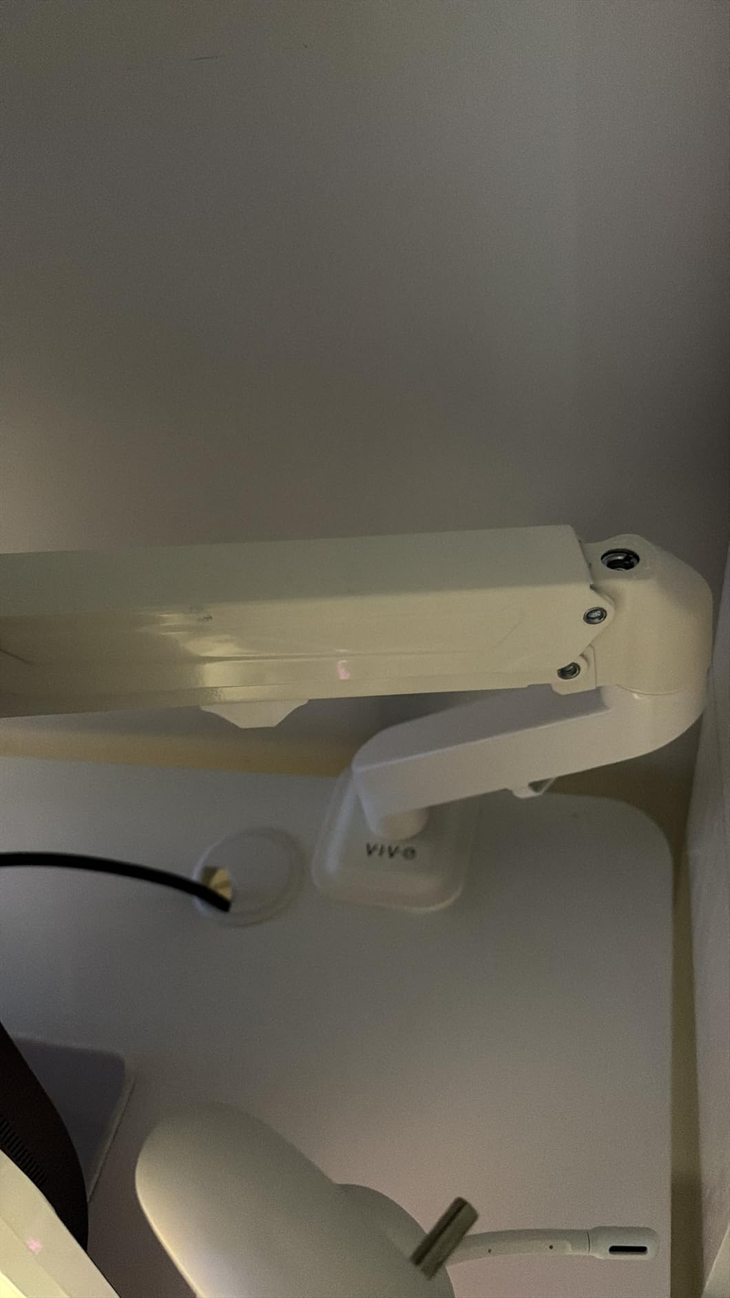 VIVO Heavy Duty Aluminum Ultrawide Monitor Tension Arm for up to 49 inch Screens, Holds 44 lbs, Premium Desk Mount Stand Designed for Samsung Odyssey G9 and More, Black, STAND-V101V customer photo 2