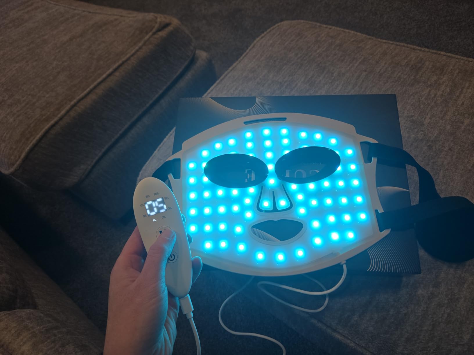 CUEME Red Light Therapy for Face, FDA-Cleared LED Light Therapy Mask for Wrinkles, Acne Treatment, and Skin Care, Portable Facial Mask for Women - Mom, Sister, Girlfriend, and Wife customer photo 1