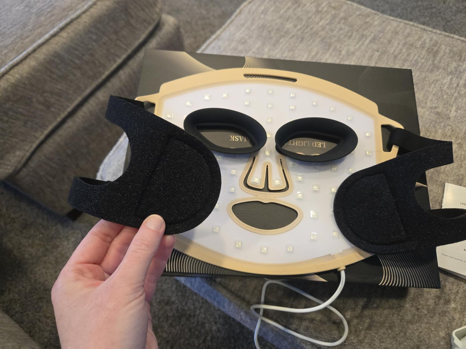 CUEME Red Light Therapy for Face, FDA-Cleared LED Light Therapy Mask for Wrinkles, Acne Treatment, and Skin Care, Portable Facial Mask for Women - Mom, Sister, Girlfriend, and Wife customer photo 2