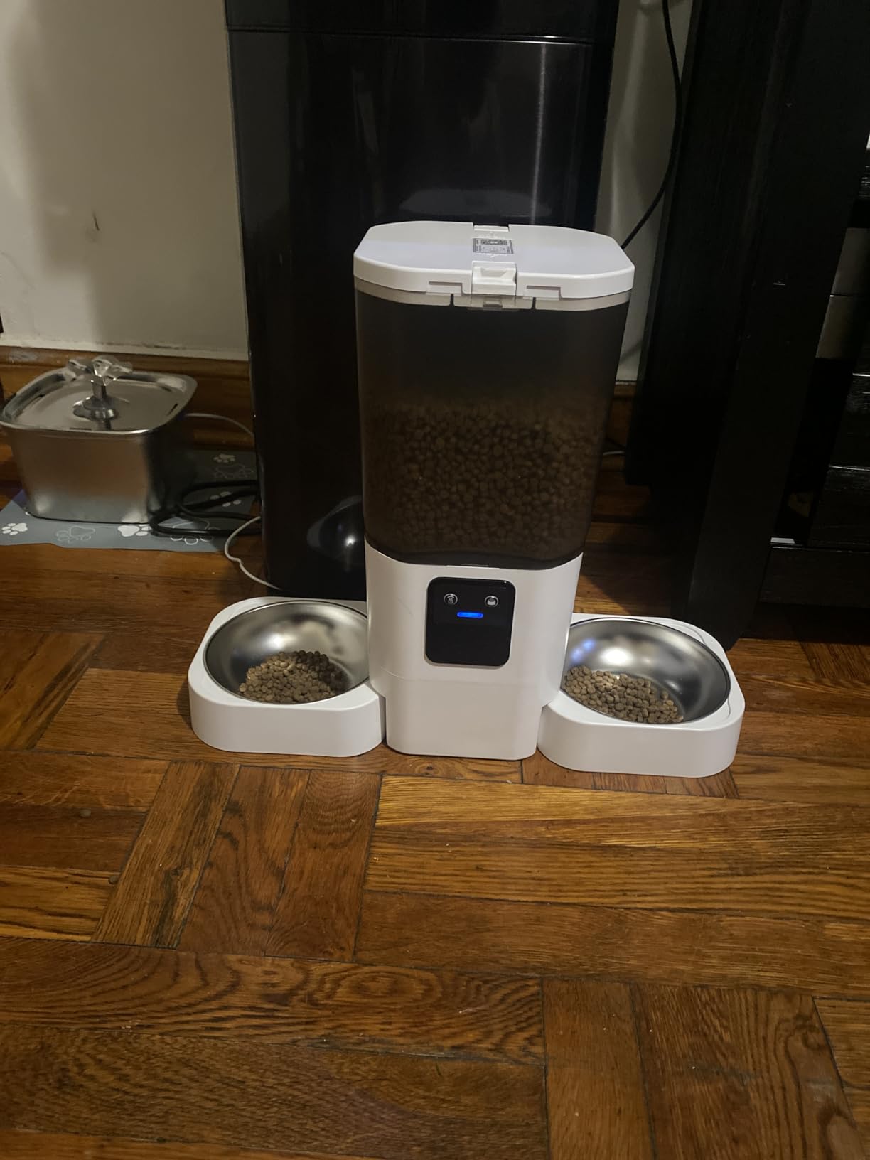 Automatic Cat Feeder with 5G WiFi: Automatic Dog Feeder with Slow Feed & Smart APP Control, 7L Timed Auto Cat Food Dispenser with Alexa for Pets, Detachable for Easy Cleaning - 29 Cups customer photo 1
