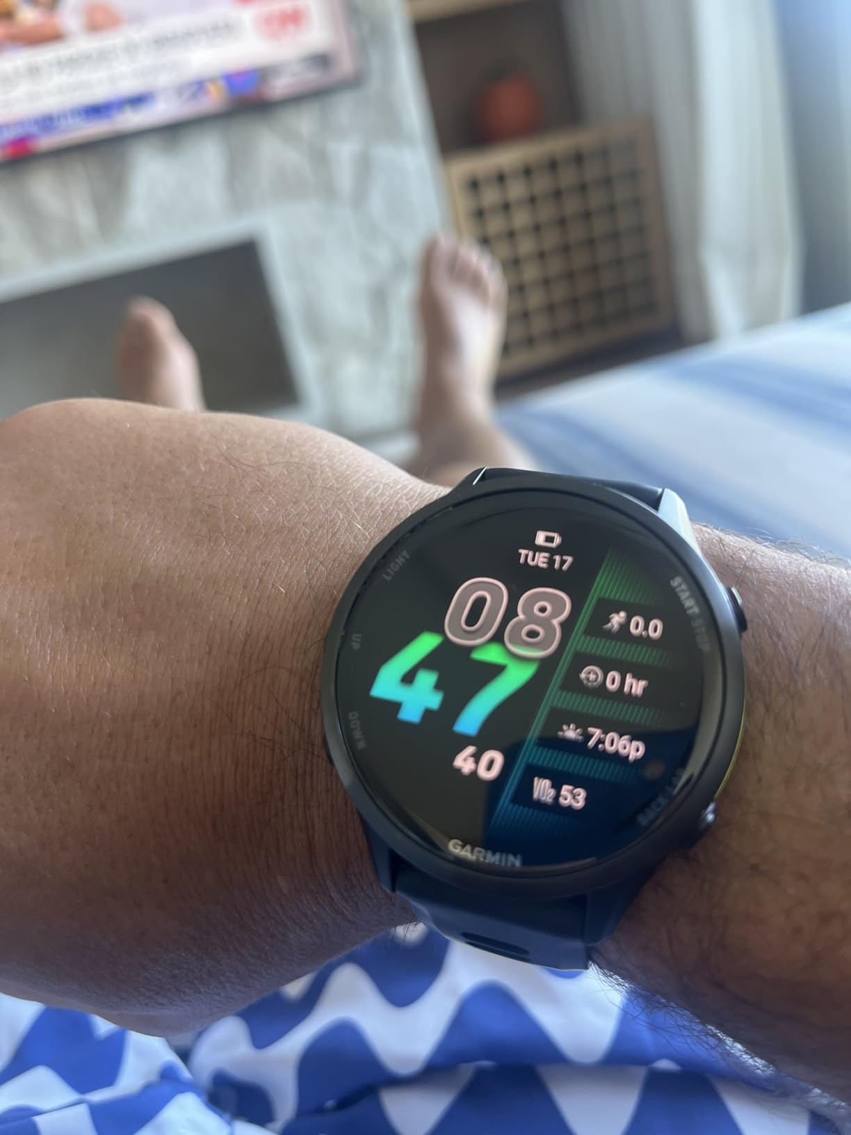 Garmin Forerunner 970, Premium GPS Running and Triathlon Smartwatch, AMOLED Display, Built-in LED Flashlight, Carbon Gray DLC Titanium with Black Case and Translucent Whitestone Band customer photo 1