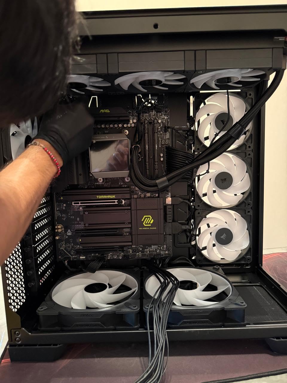 MSI PRO X870E-P WiFi Motherboard, ATX - Supports AMD Ryzen 9000/8000 / 7000 Processors, AM5-60A SPS VRM, DDR5 Memory Boost (8200+ MT/s OC), PCIe 5.0 x16 & 4.0 x16, M.2 Gen5, Wi-Fi 7, 5G LAN customer photo 1