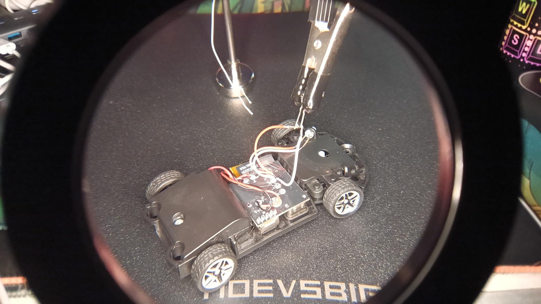 NOEVSBIG Helping Hands Soldering Station with Upgraded 5X Magnifying Lamp, 360° Soldering Clamp, 4 PCB Holders, Extra-Large Base & 4 Sturdy Flexible Arms, Hands-Free Tool for Soldering, Jewelry Crafts customer photo 2