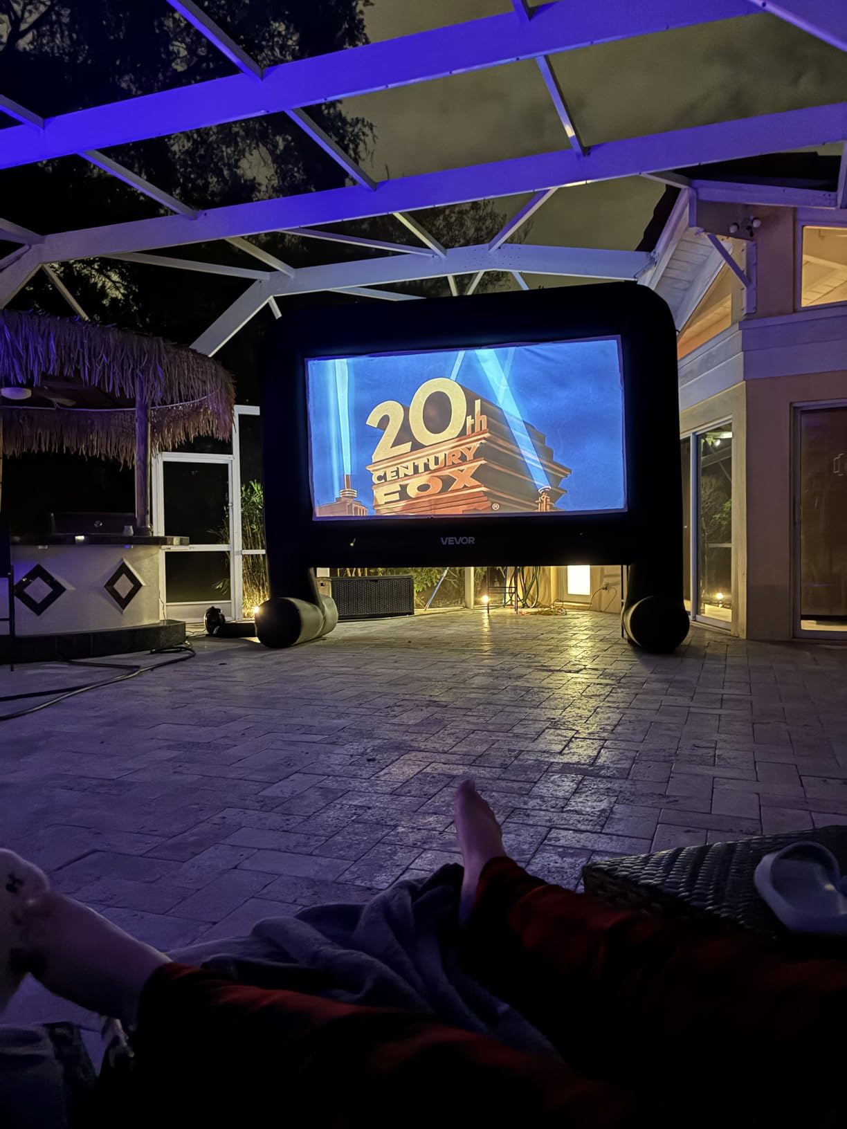 VEVOR 16FT Inflatable Movie Screen Outdoor, Inflatable Projector Screen with Portable Storage Bag, 16:9 Easy Set Up Movie Projection for Outdoor Backyard, Home Theater, Theme Party customer photo 1