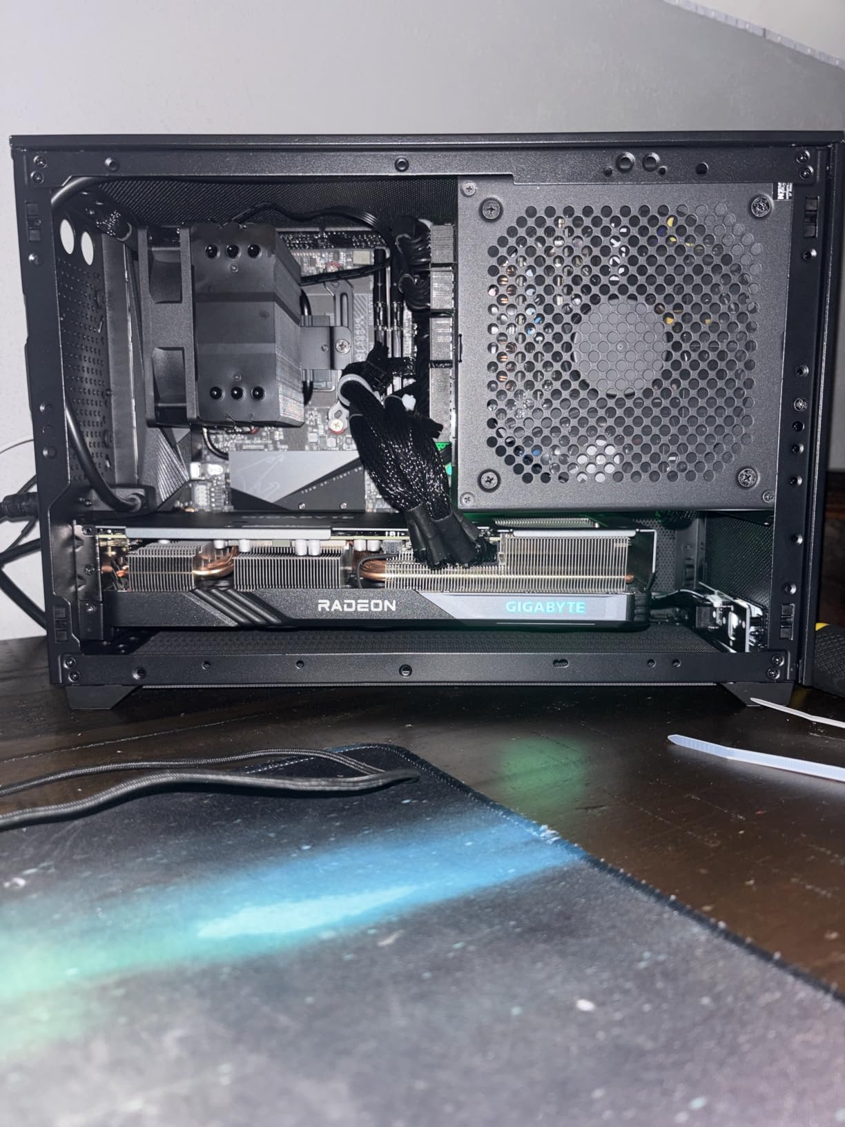 SSUPD Meshroom D Mini-ITX Small Form Factor (SFF) Case - Full Mesh Side Panel - Tool-Free and Easy Accessibility Black (Variant B) customer photo 2