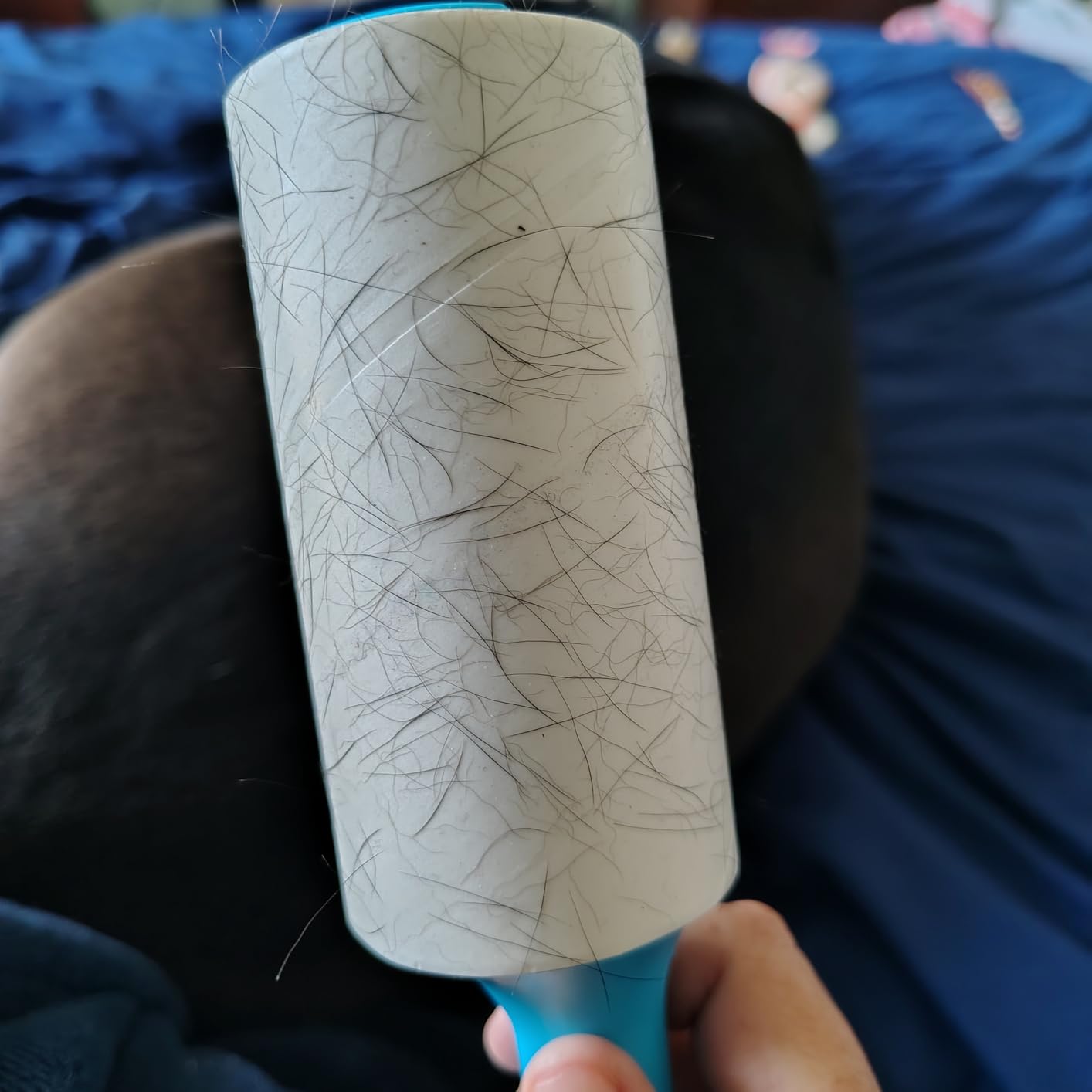 Swihauk 600 Sheets Extra Sticky Lint Rollers for Pet Hair, Easy Spiral Tear Lint Roller for Clothes with Ergonomic Handle, Multipurpose Lint Remover for Furniture, Carpet, Car Seat customer photo 2