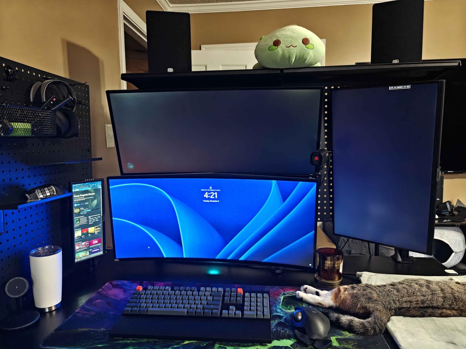 12.3 Inch Secondary Monitor, IPS Stretched Bar LCD Travel Display 1920 * 720 HDMI USBC, Mini Portable Monitor Metal Material for Laptop Computer Windows Aida64 GPU CPU RAM Monitoring,Built-in Speaker customer photo 2