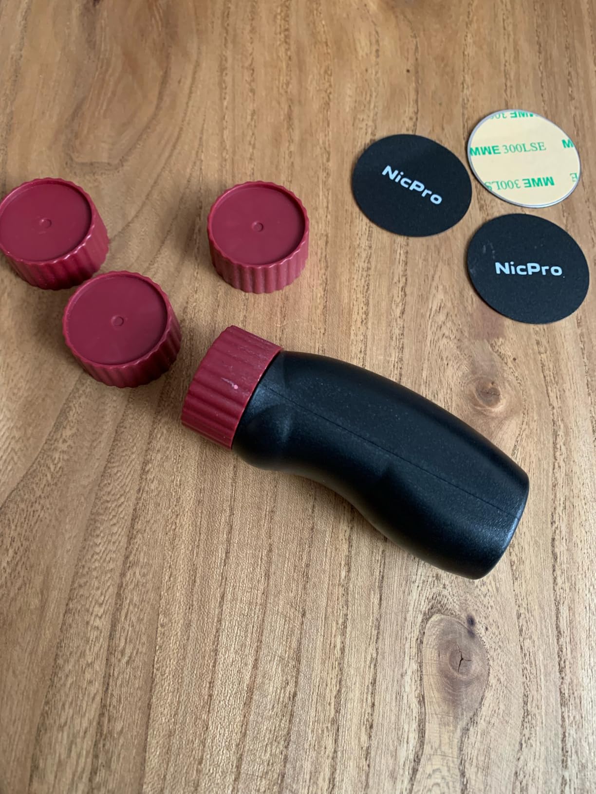 Nicpro All-In-One Miniature Painting Kit, Including 18 Colors Model Paint, Wet Palette, 11PCS Detail Paint Brushes Drybrush, Magnetic Painting Handle, 2PCS Sponges, 50PCS Pallet Paper and Brush Holder customer photo 2