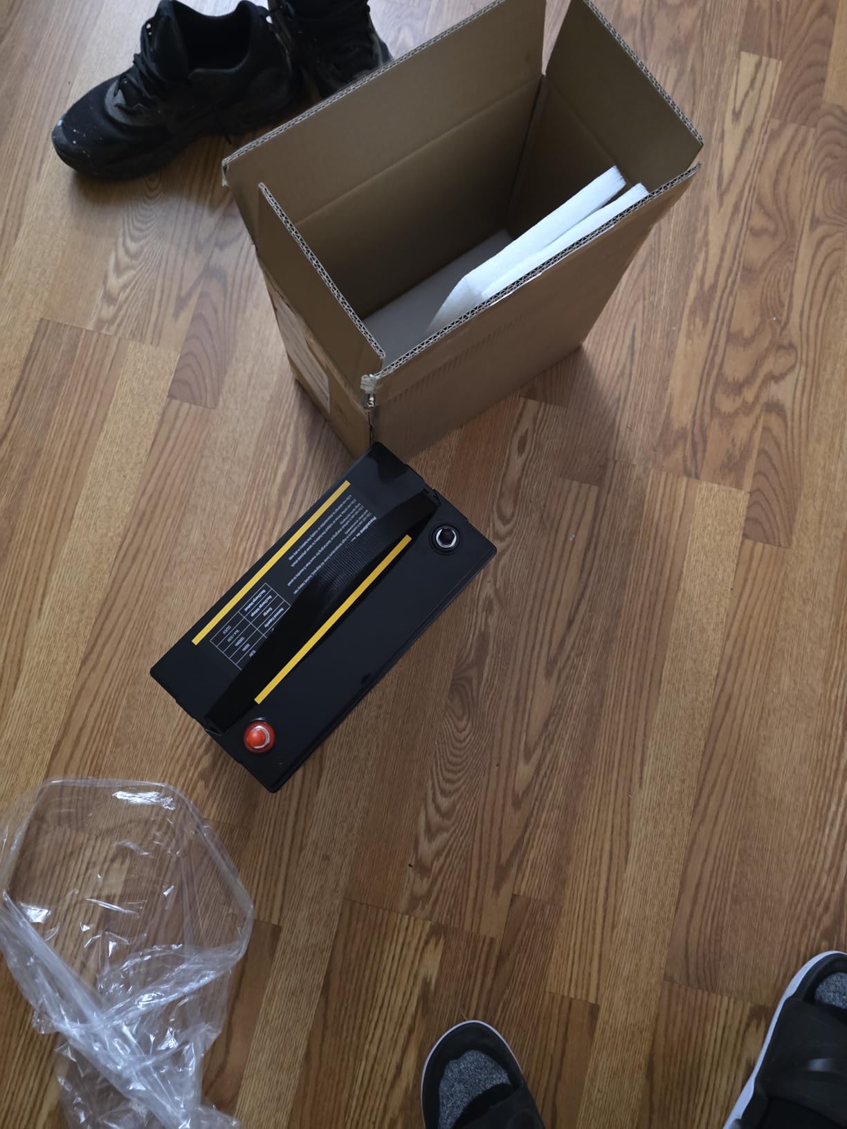 12V 100Ah LiFePO4 Battery,BCI Group 31 Lithium Battery with Built-in 100A BMS,15000 Cycles Lithium Iron Phosphate Battery Perfect for Trolling Motors, Yacht, Marine, Boat, RV, Home Energy Storage customer photo 1