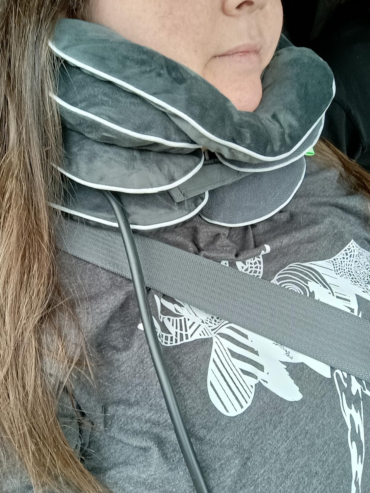 AUVON Inflatable Neck Stretcher for Cervical Traction, Cervical Stretcher with 3-Layer Design in Varying Sizes for Instant Relief, Neck Brace Pillow for Neck Support, Decompression Home Use, L Size customer photo 2