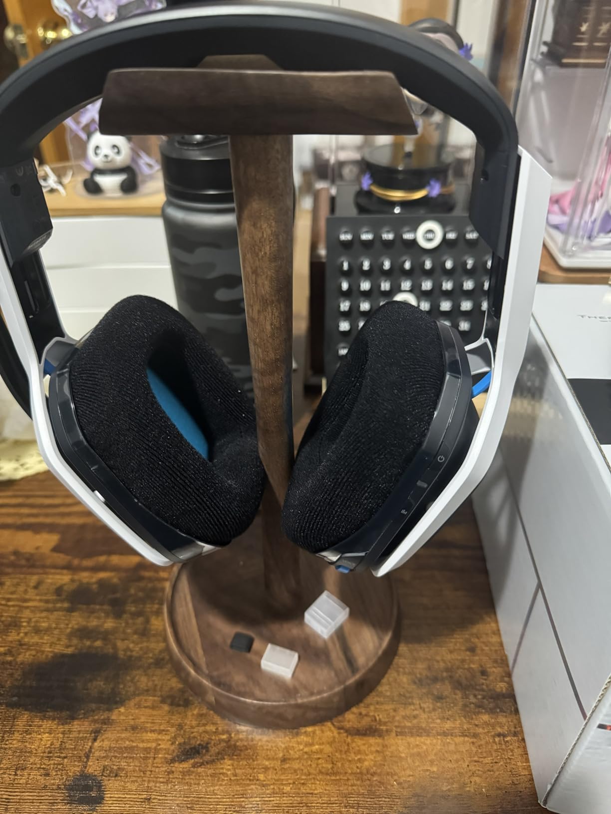 Wood Headphone Stand Headset Stand for Deak Universal Headphone Holder with Storgae Base Handcrafted Desk Organizer for Gaming Headsets(Black Walnut) customer photo 1