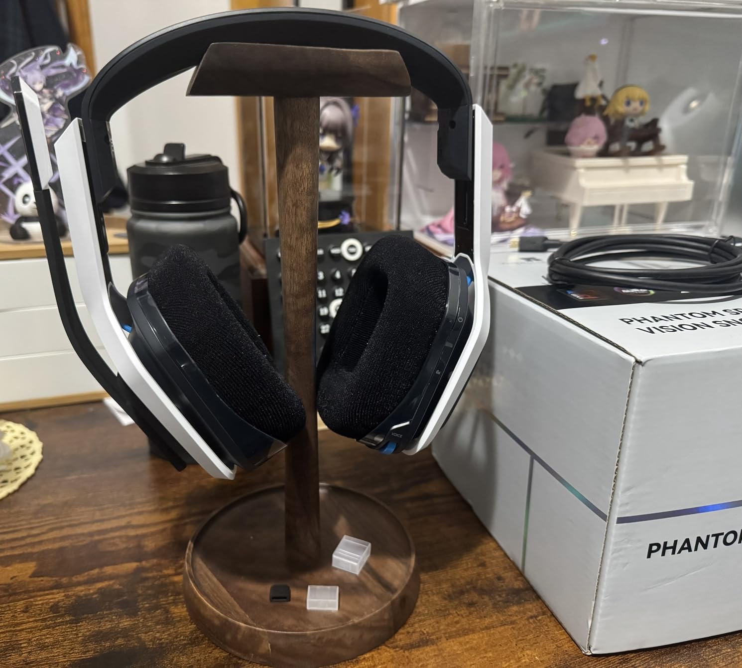 Wood Headphone Stand Headset Stand for Deak Universal Headphone Holder with Storgae Base Handcrafted Desk Organizer for Gaming Headsets(Black Walnut) customer photo 2