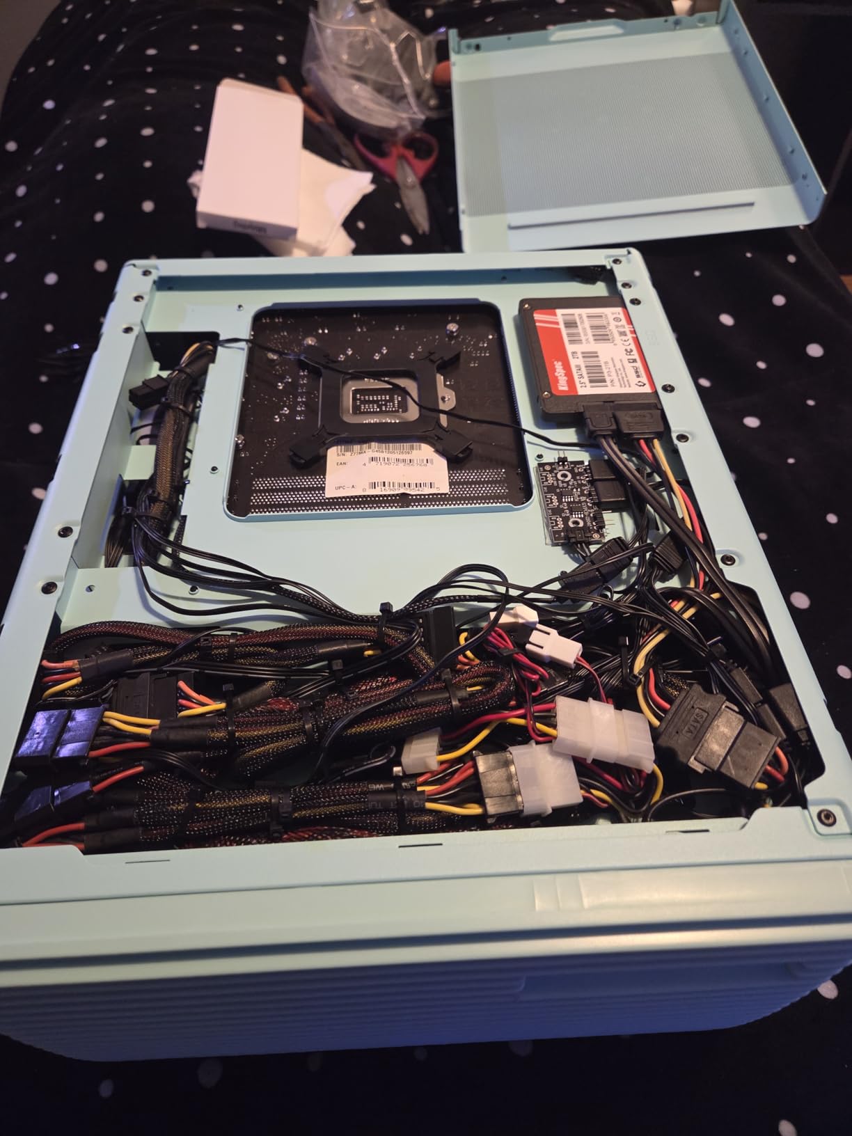 Vetroo M06 Micro-ATX/Mini-ITX Gaming PC Case GPU Up to 355mm customer photo 1