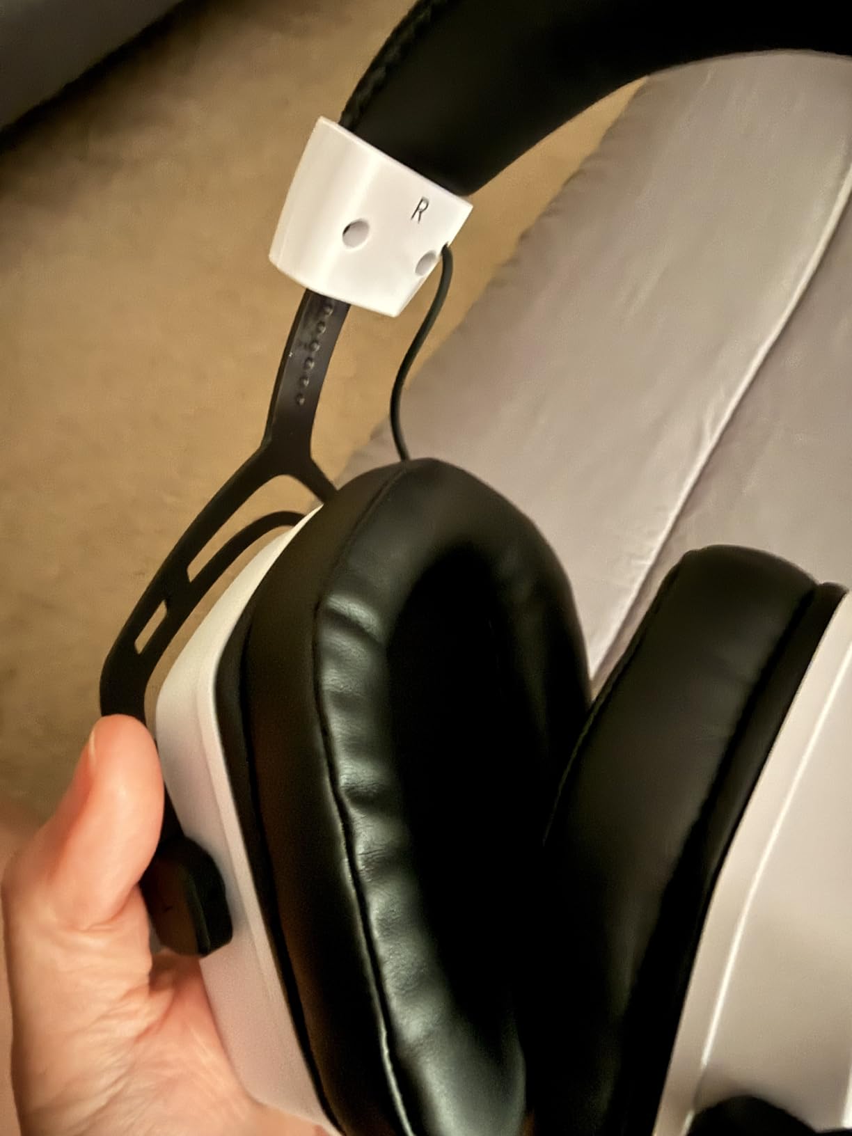 NUBWO HG03 Wired USB-A Gaming Headset for PC, Computer Headset with 7.1 Surround Sound, Noise Canceling Mic, 50MM Driver, Wired Headphones for PC, Laptop, Office - White customer photo 2