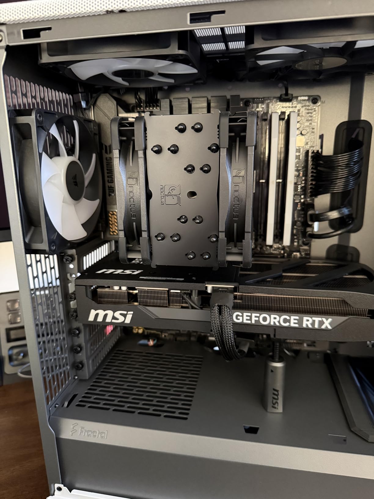 Fractal Design North XL Momentum Black - Glass Side Panel - Genuine Blackened Oak Wood Front - High Airflow PC Gaming Case - Three Powerful 140mm Momentum Fans Included - ATX/E-ATX Support customer photo 2