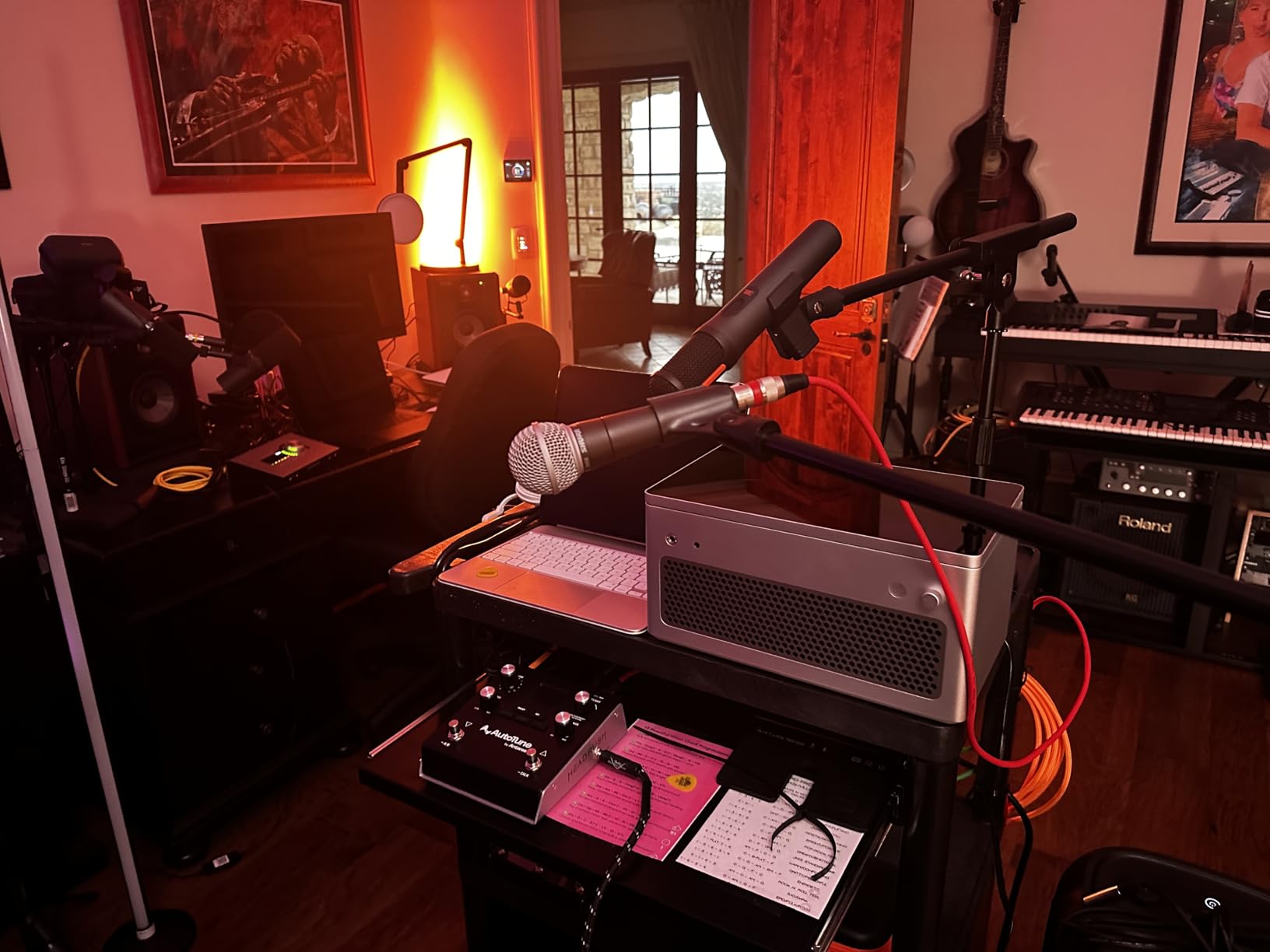 HeadRush VX5 Vocal Effects Pedal with Antares AutoTune - Real Time Pitch Correction & Vocal Harmony customer photo 1