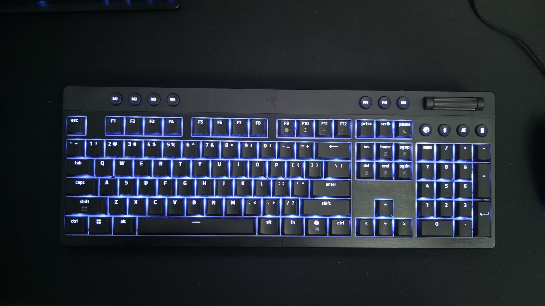 BlackWidow V4 Low Profile HyperSpeed Wireless Gaming Keyboard: Yellow Mechanical Switches - 2.4GHz Wireless & Bluetooth - Multi-Function Roller - 11 Control Buttons - Long Battery Life customer photo 1