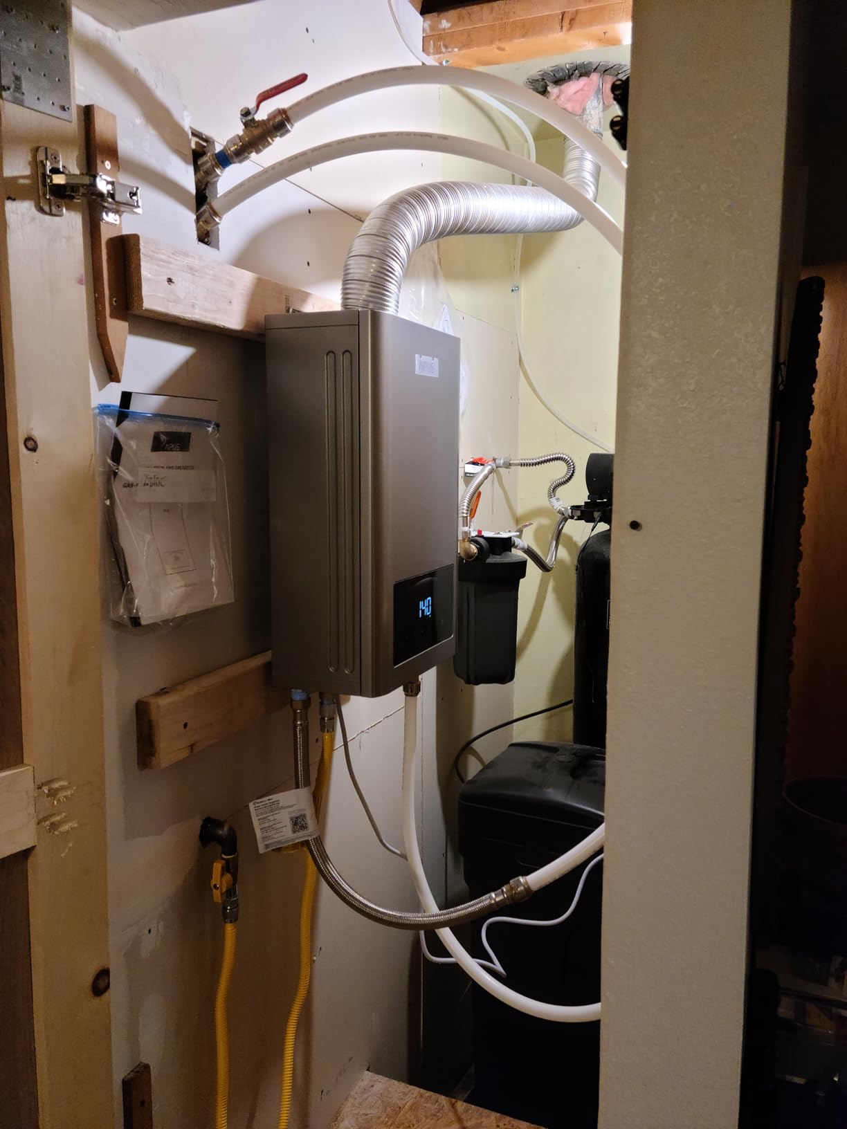 APUS Natural Gas Tankless Water Heater 140,000 BTU Indoor Installation Up to 6.8 GPM, Zero Cold Water for Technology Instant Hot Water on Demand, Smart Wi-Fi App Control customer photo 1