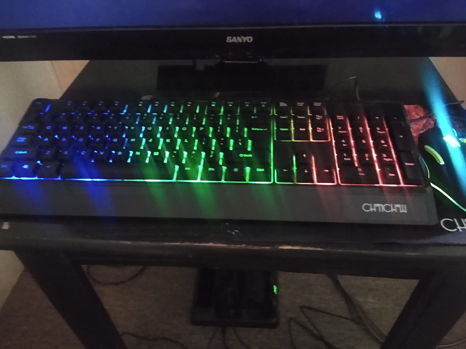 CHONCHOW Gaming Keyboard and Mouse Combo, USB Wired RGB Backlit Anti-Ghosting Silent Keyboard with Ergonomic Wrist Rest & Phone Holder, 7D 7200DPI Gaming Mouse for PC Gamer Xbox PS4 PS5 (RGB-Black) customer photo 1