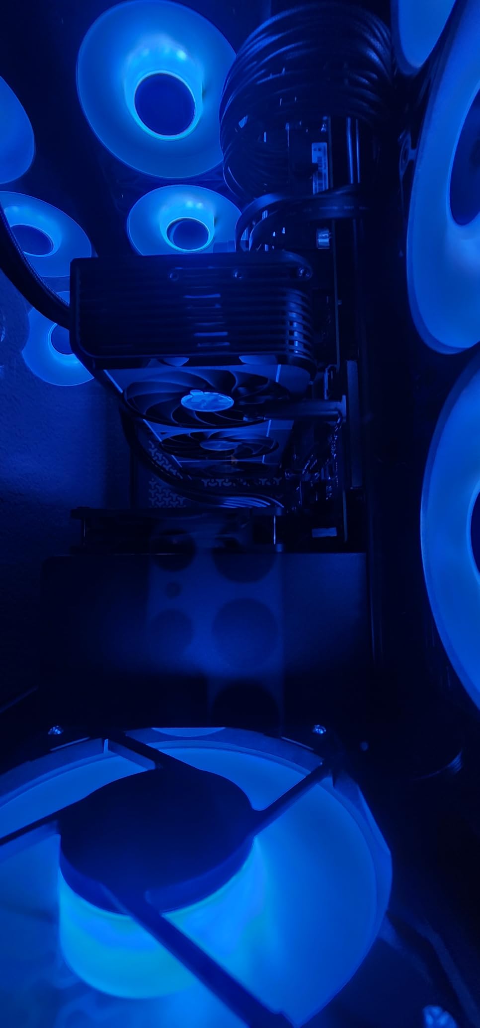 3500X RS Reverse Fan ARGB Mid-Tower PC Case - 3X Pre-Installed Fans, Panoramic Glass, Spacious Interior, GPU Anti-Sag, Reverse Connection Motherboard Compatible - Black customer photo 1