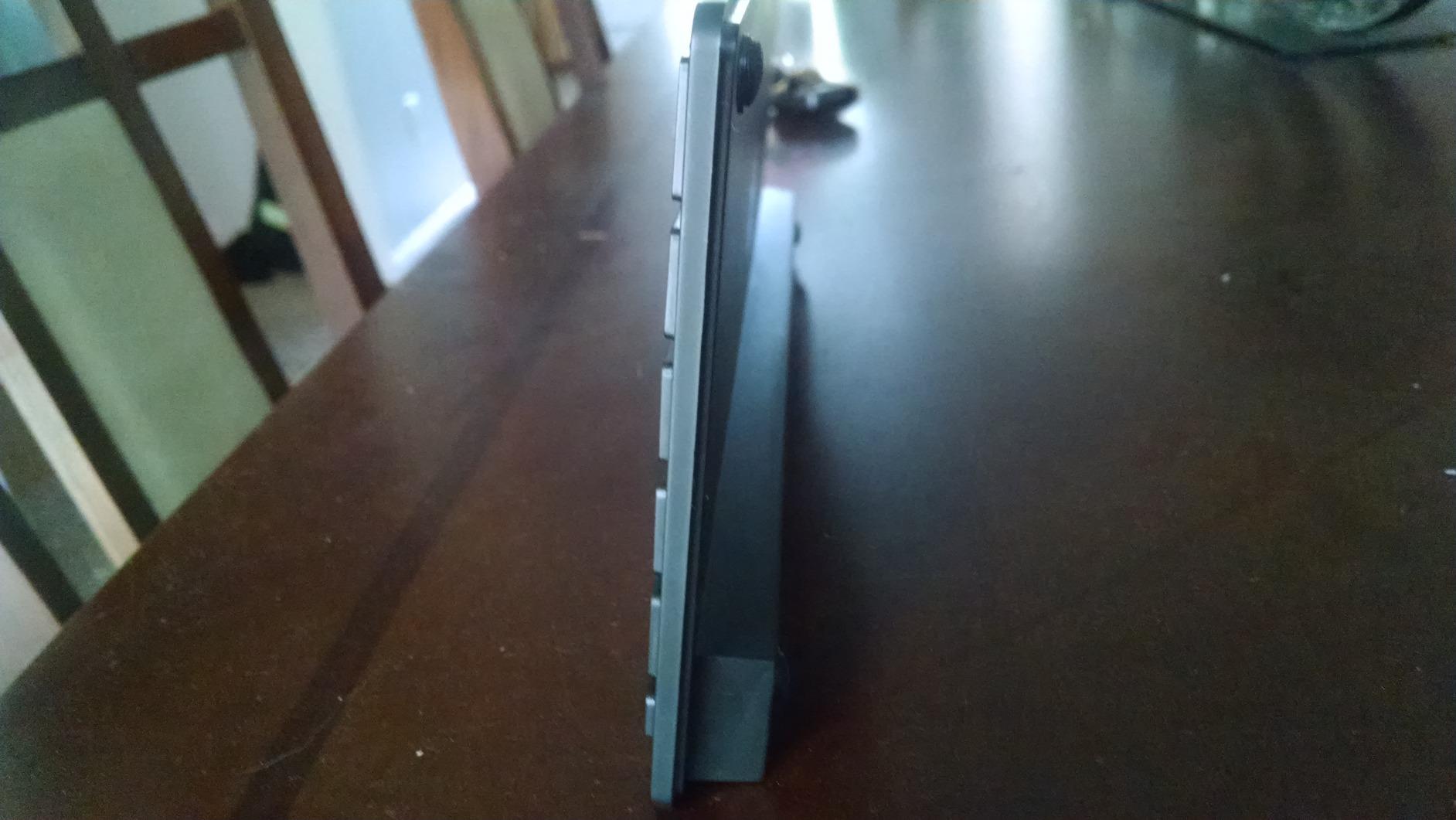 OMOTON Wireless Keyboard for Mac, Keyboard for Mac, Stable Bluetooth & Ultra-Slim Portable, Ergonomic Design, Compatible with MacBook Pro/Air/iMac, Silverwhite customer photo 1