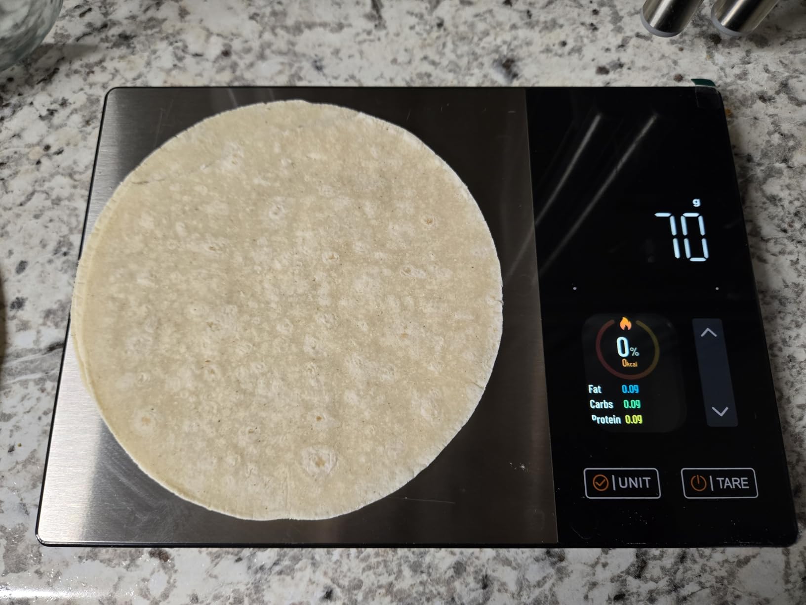 Smart Nutrition Food Scale with TFT Display, Tracks Calories, Fat, Carbs & Protein, Works with App for Daily Reports, 50 Built-in Foods, 23 Nutrients, Digital Kitchen Scale for Meal Prep customer photo 1