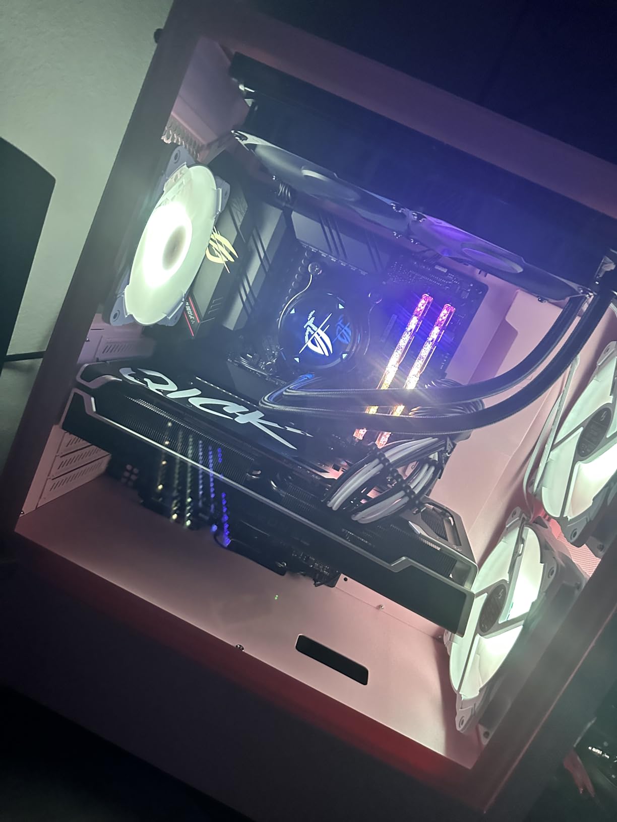 Corsair RM750x ATX 3.1 PCIe 5.1 Ready Fully Modular 750W Power Supply - Low-Noise, Cybenetics Gold Efficiency, Native 12V-2x6 Connector - Black customer photo 2