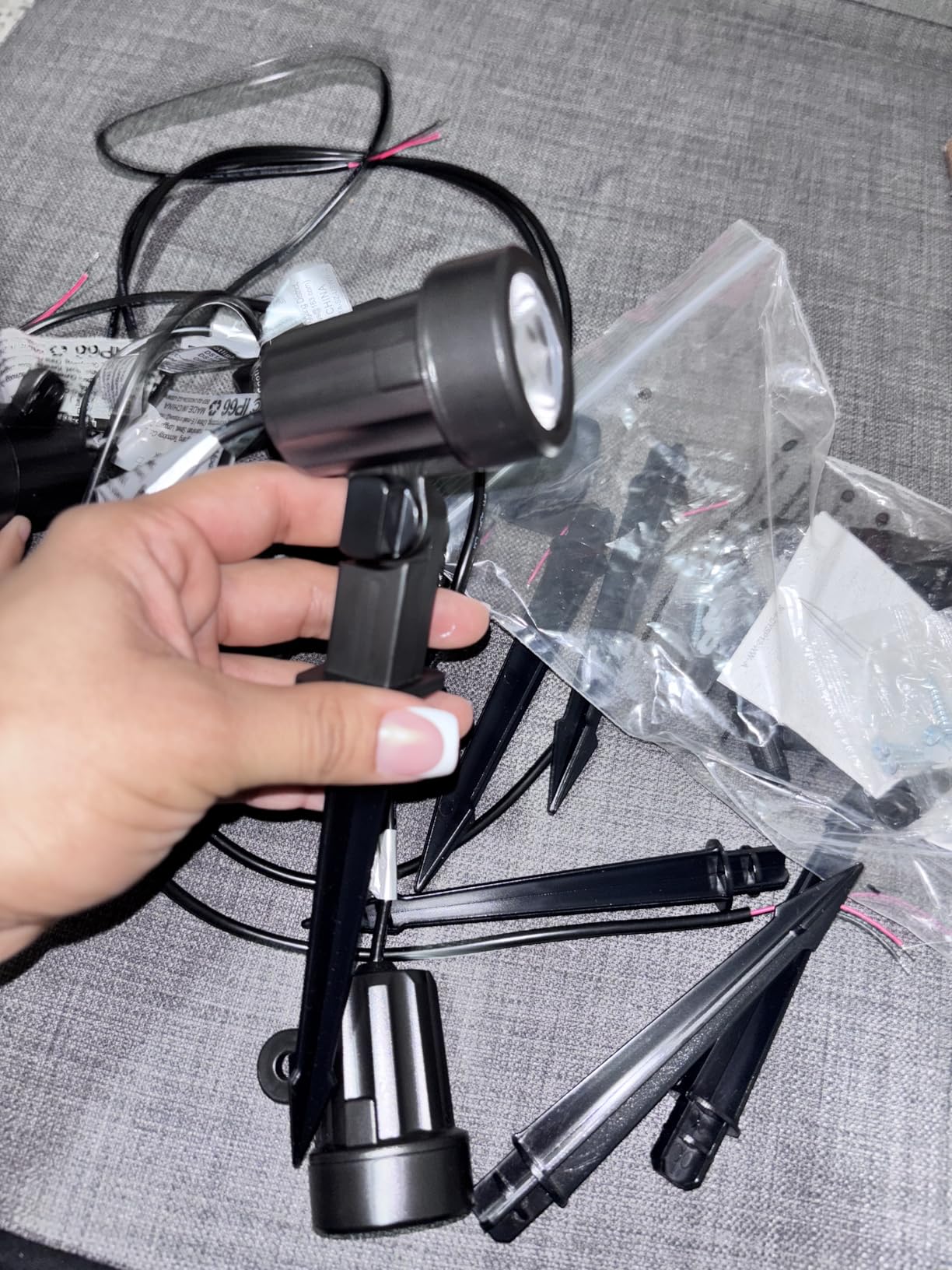 ZZXX All-in-One LED Landscape Lighting Kit, 4-Pack Low Voltage Landscape Lights with Transformer 32FT Wire and Connectors, 2700K Waterproof Outside Spotlights for Yard Garden Tree Pathway House customer photo 2