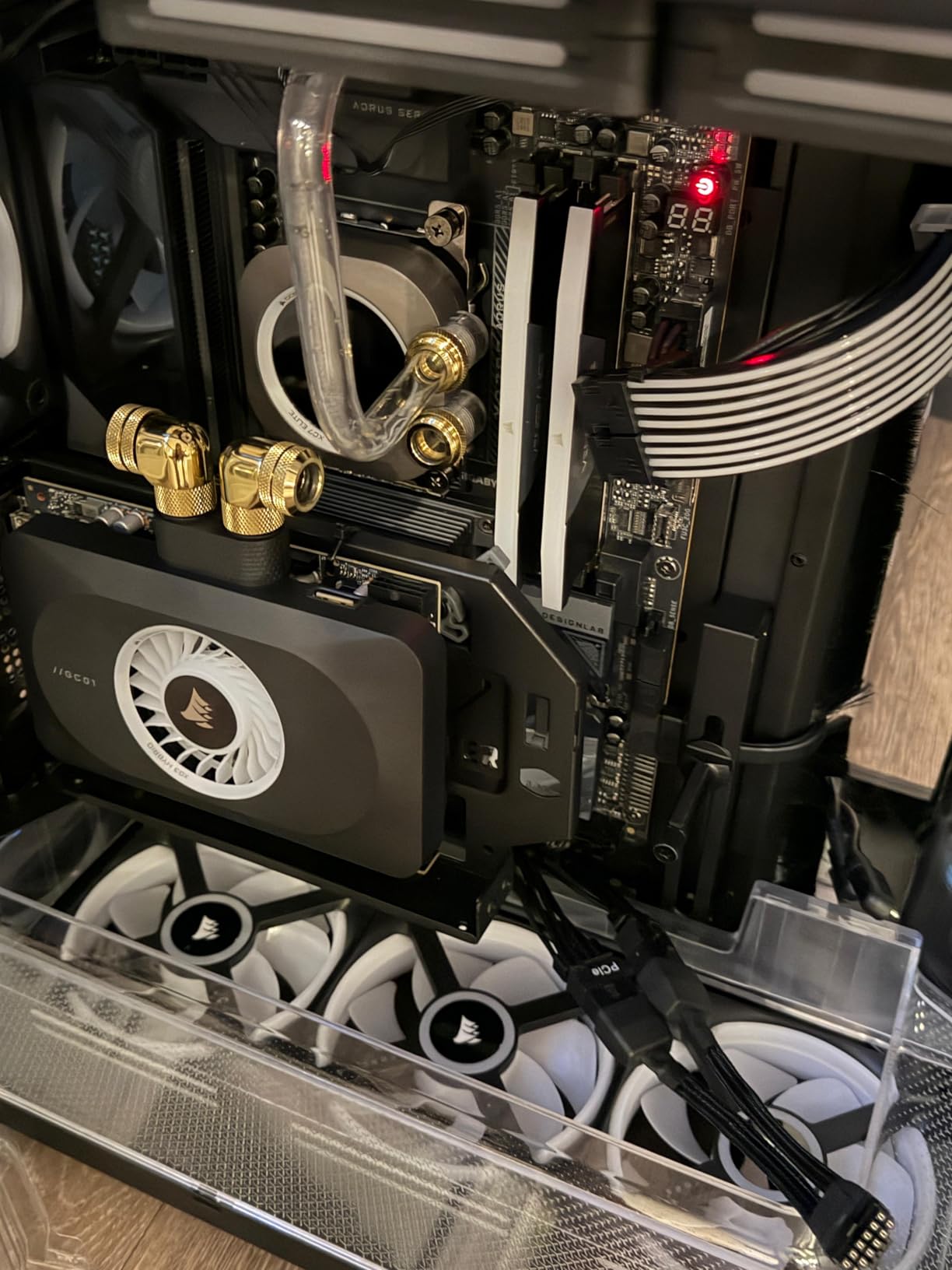 CORSAIR XG3 RGB Hybrid GPU Water Block - Hybrid Custom Cooling, Compatible with 5080, 5070 Ti, & 5070 GPUs, 18 Addressable RGB LEDs, iCUE Link Connectivity, Built-in Temperature Sensor - Black customer photo 1
