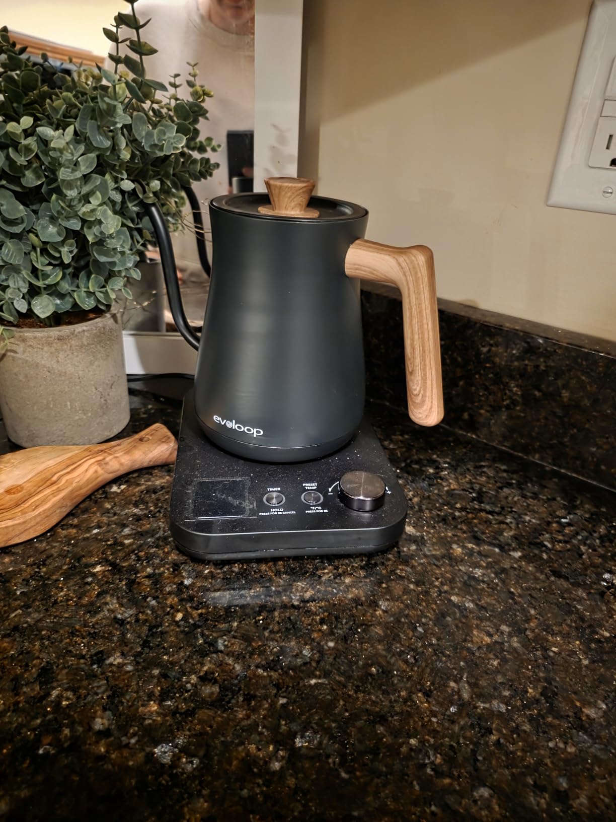 Gooseneck Electric Kettle, Electric tea Kettles, ±1℉ Temperature Control for Pour-Over Coffee & Tea Brewing, Stainless Steel Inner, Quick Heating, Boil Hot Water, 1200W/0.8L (Black Wooden) customer photo 2