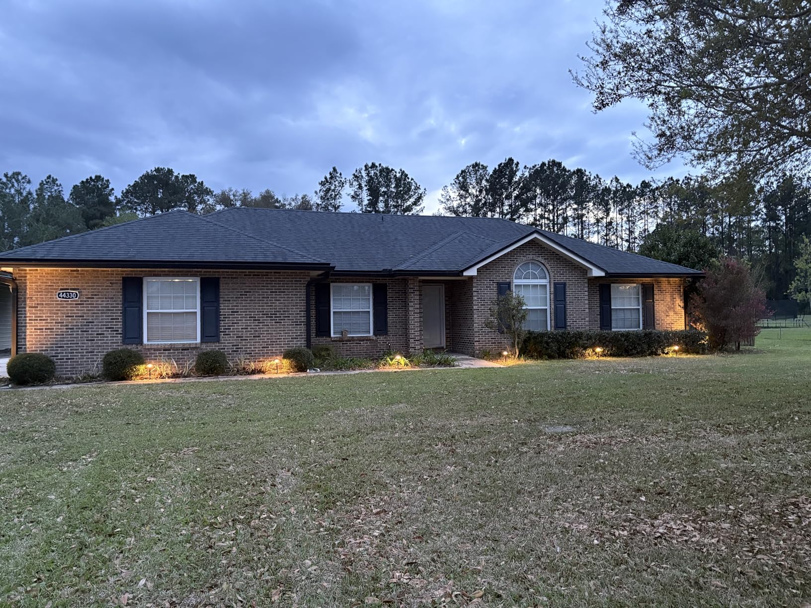 SUNVIE All-in-ONE Landscape Lighting Kit 6-Pack LED Outdoor Pathway Lights, 2-Pack Spotlights, 60W Transformer, 100FT 16/2 AWG Wire and Connectors Outdoor Landscape Lighting for Walkway Garden Yard customer photo 1