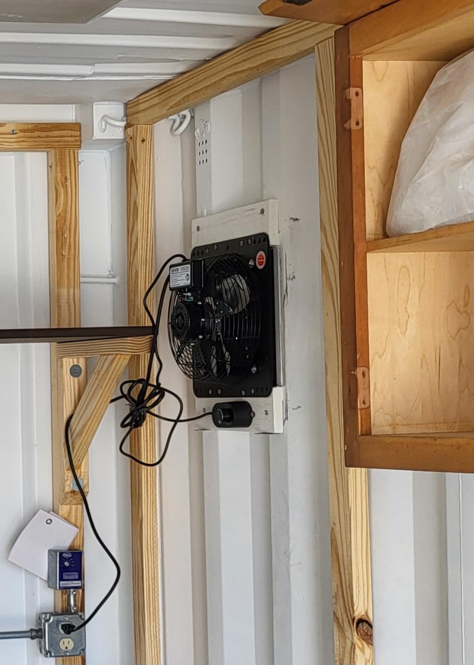 VEVOR 10'' Exhaust Fan, Wall Mounted Attic Fan with Variable Speed controller, 900 CFM, Automatic Shutter, Ventilation and Cooling, Black customer photo 1