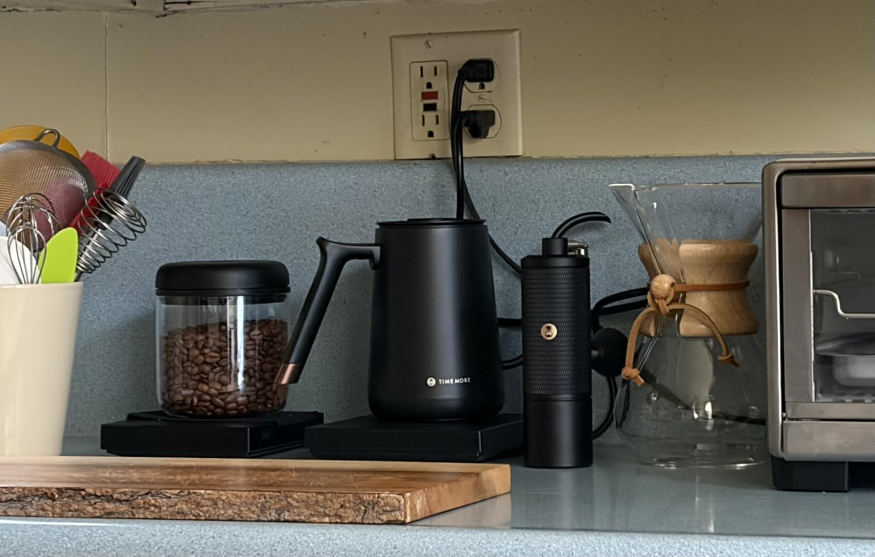TIMEMORE C5 Pro Manual Coffee Grinder Capacity 30g with CNC Stainless Steel Conical Burr - Internal Adjustable Setting,Double Bearing Positioning (C5 Pro Matte Black) customer photo 1