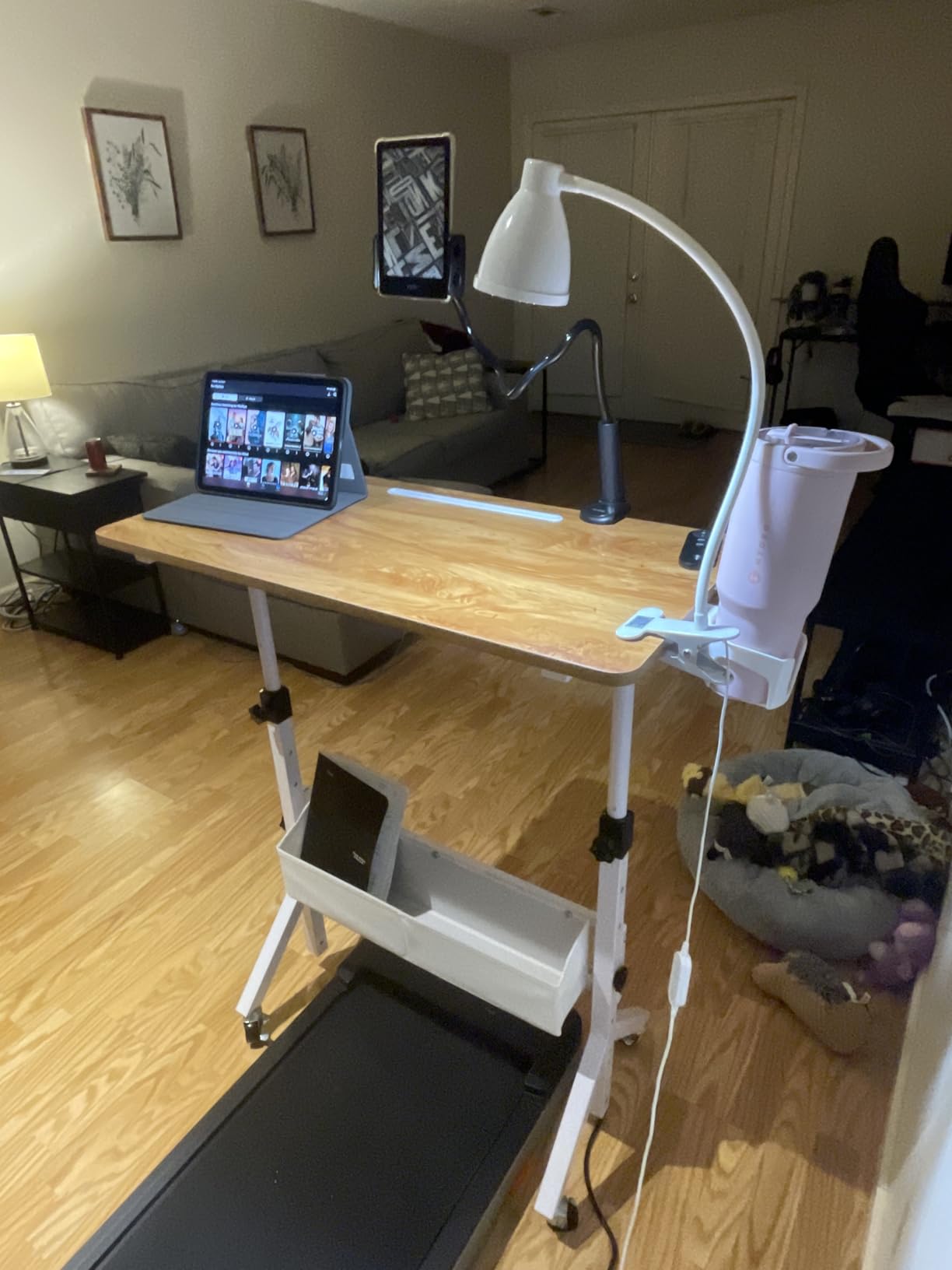 ErGear Mobile Standing Desk with Wheels, Adjustable Height 28.3 inch to 46.3 inch, Rolling Laptop Cart with Cup Holder, Storage Basket, Computer and Pen Slot, Home Office Stand Up Desk, White, 31.5 inch x 15.75 inch customer photo 1