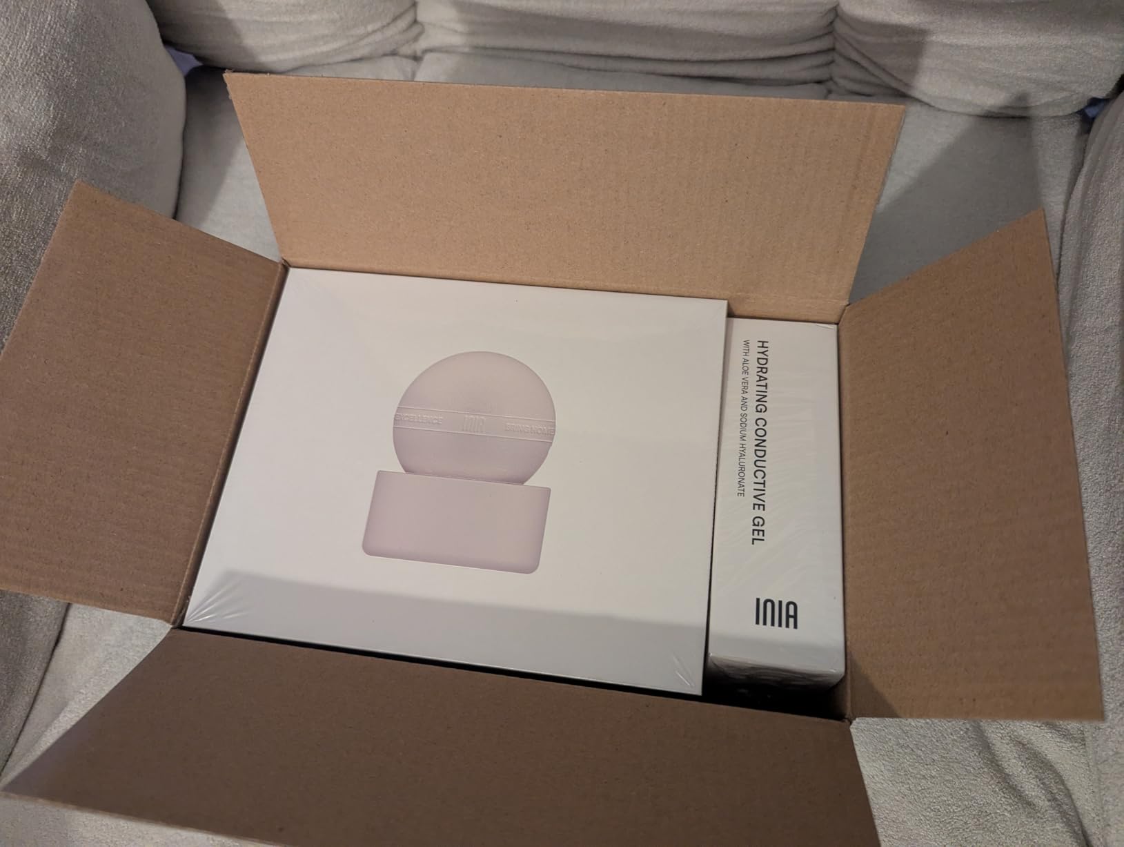 INIA 7-in-1 Red Light Therapy for Face and Neck Gua Sha Facial Massager Tool Device with Thermal and Cryo Mode customer photo 2