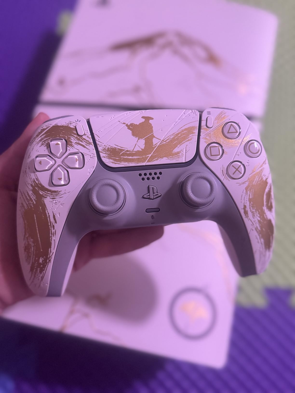 PlayStation®5 Console - Ghost of Yōtei Gold Limited Edition Bundle (slim) customer photo 1