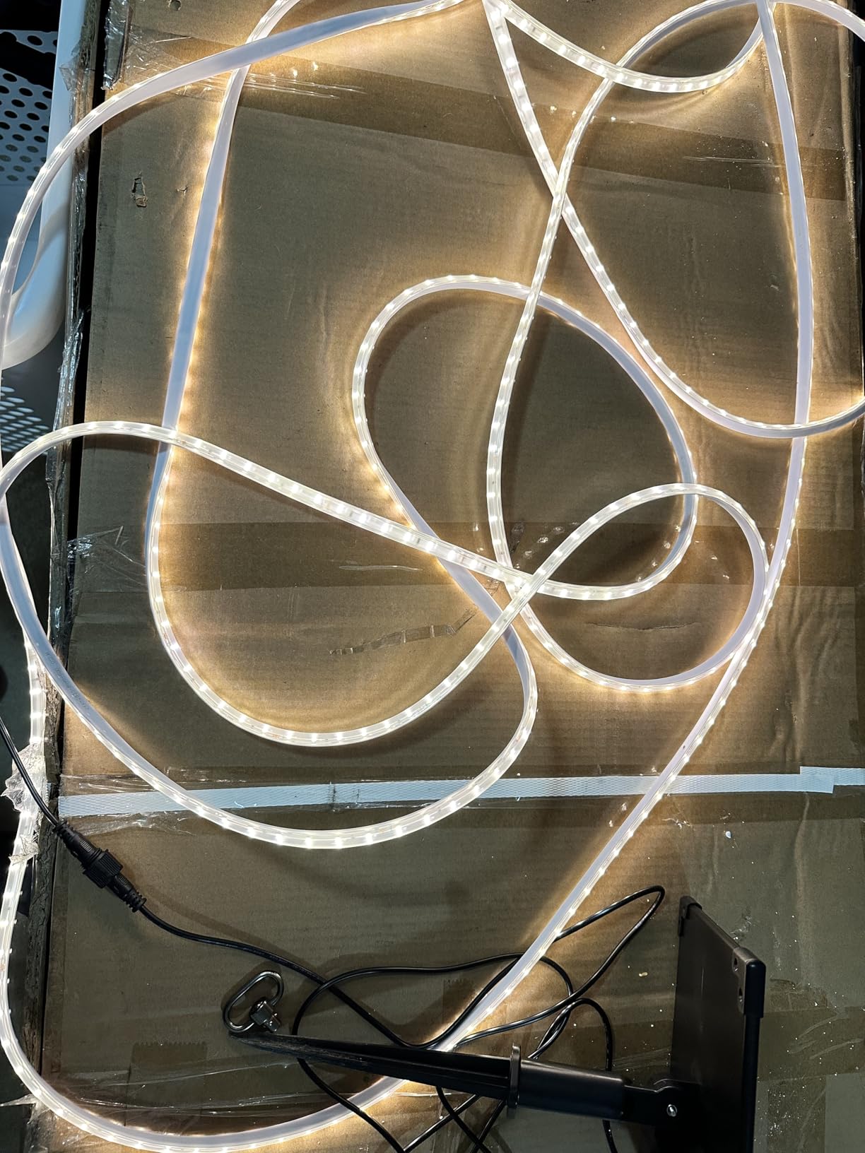 Solar Rope Lights Outdoor Waterproof 32.8 FT, White 6000K 600LED Strip Lights Solar Powered with 4 Modes for Patio, Garden, Landscape Lighting customer photo 2