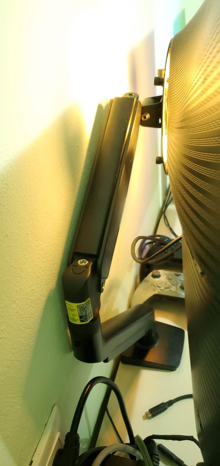 ErGear Dual Monitor Arm, Full Adjustable Monitor Mount for 13-32 Screens, Fast Install Computer Monitor Stand with Tool-Free VESA Mount, Max Load 19.8 lbs, Max VESA 100x100mm customer photo 1