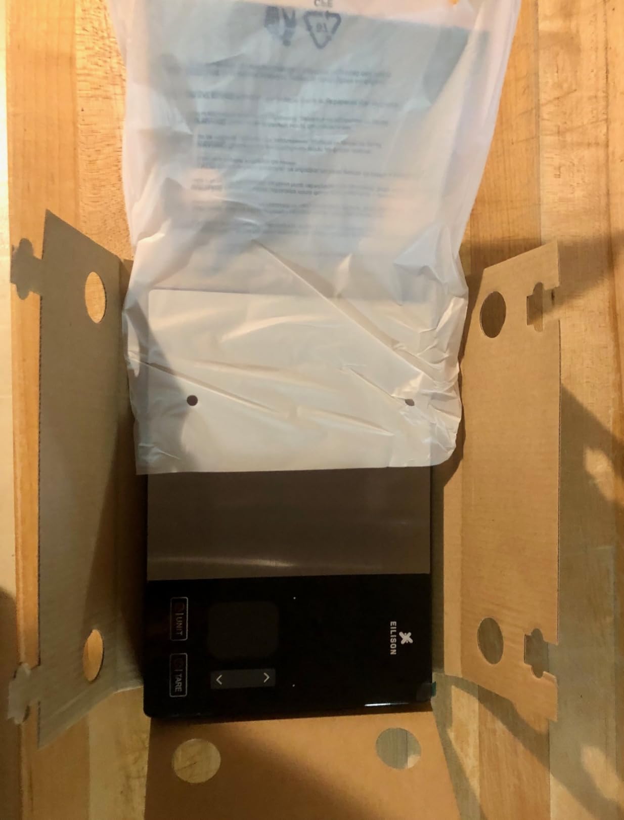 EILISON Smart Kitchen Scale with Nutrition Calculator, Digital Food Scale, Large TFT Color Display, Bluetooth App for 999+ Foods, Calorie Counter & Nutrient Analyzer, 5000g Capacity (Black) customer photo 2