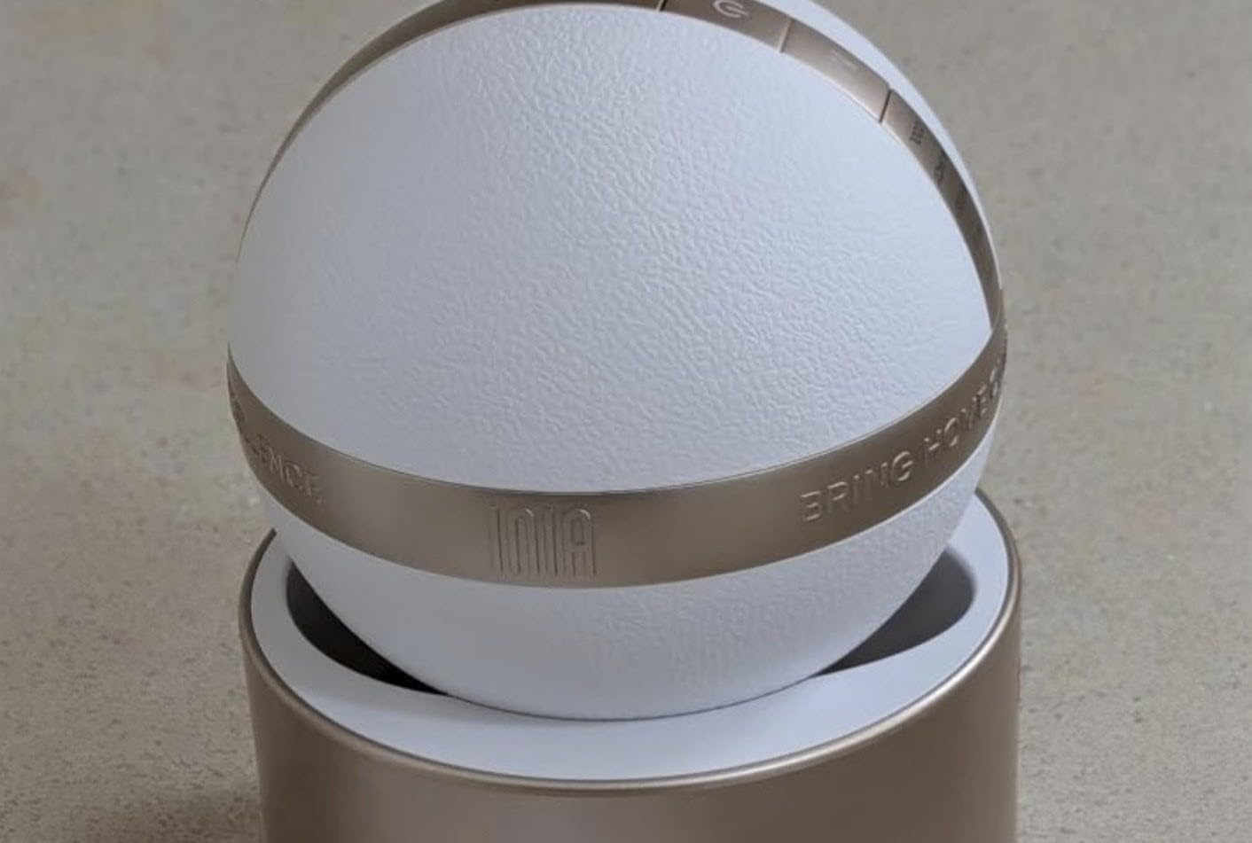 INIA SPHERA Upgraded 8-in-1 Microcurrent Facial Device for Face & Neck - Red Light, Thermal & Cooling Beauty Tool, 5 Custom Modes customer photo 1